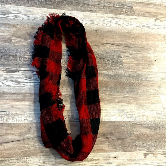 Buffalo plaid infinity scarf. Like new! - Picture 1 of 1